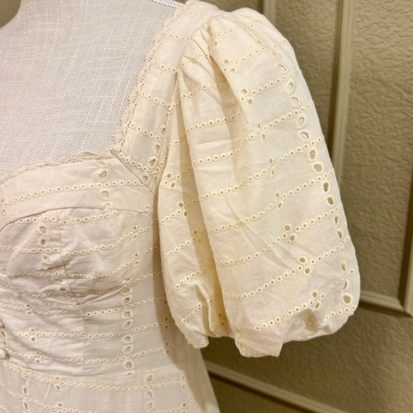 ASTR Women’s Ivory Eyelet Midi Dress Puff Sleeve. Size M - Picture 7 of 11